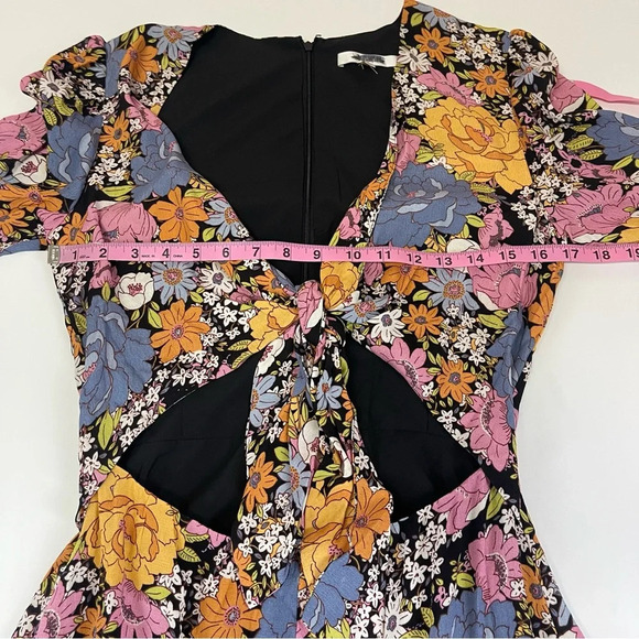 NEW Wayf Dress Womens Small Rosalind Cheetah Print Tie Front Floral Multi NWOT - Picture 6 of 9